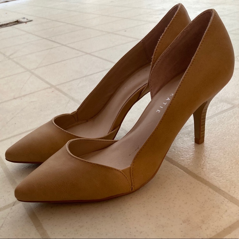 Tan heels